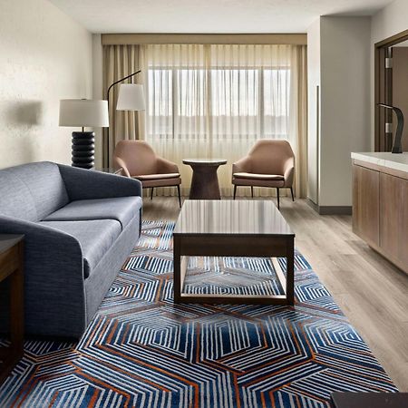 Oshkosh Marriott Waterfront Hotel & Convention Center ภายนอก รูปภาพ