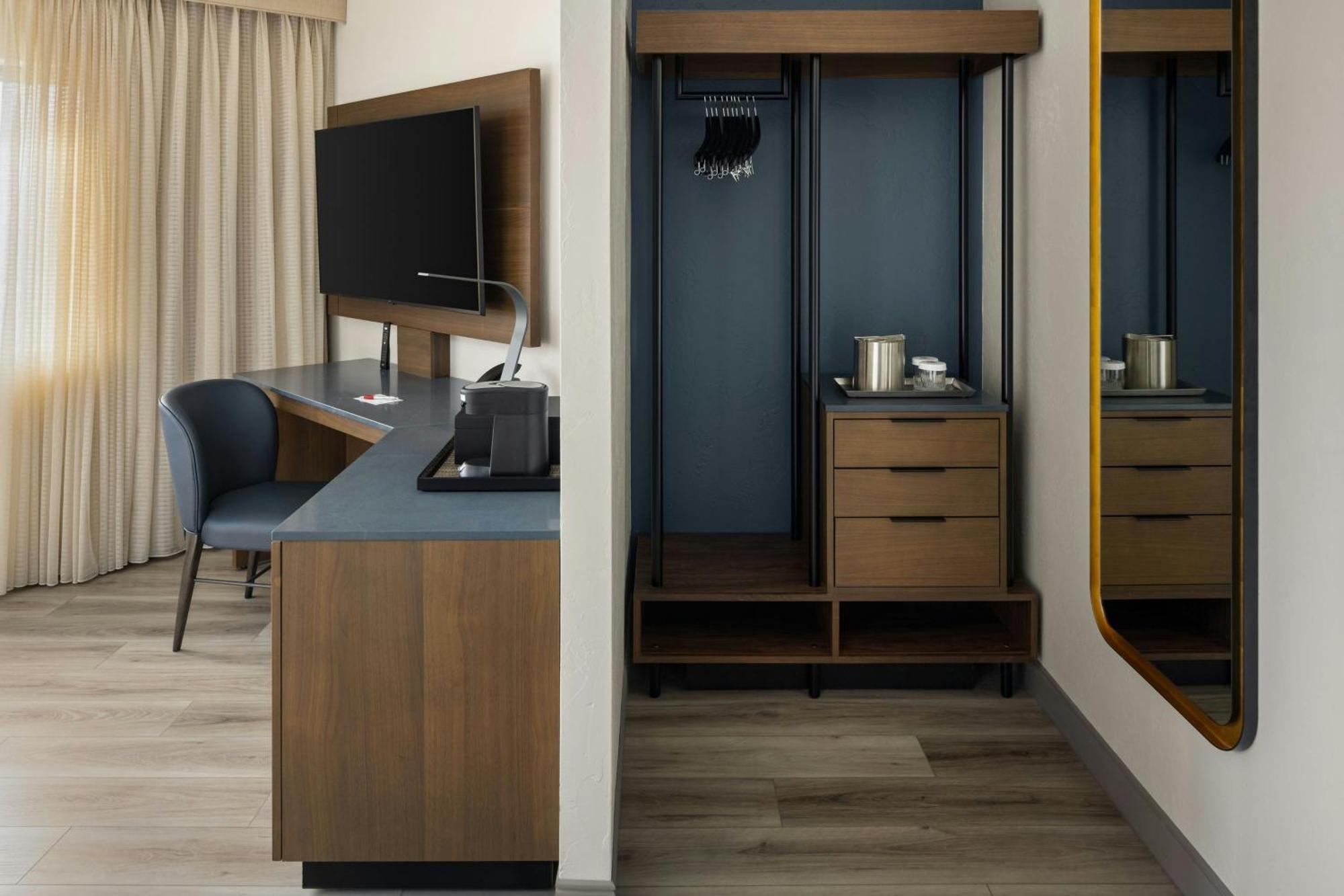 Oshkosh Marriott Waterfront Hotel & Convention Center ภายนอก รูปภาพ