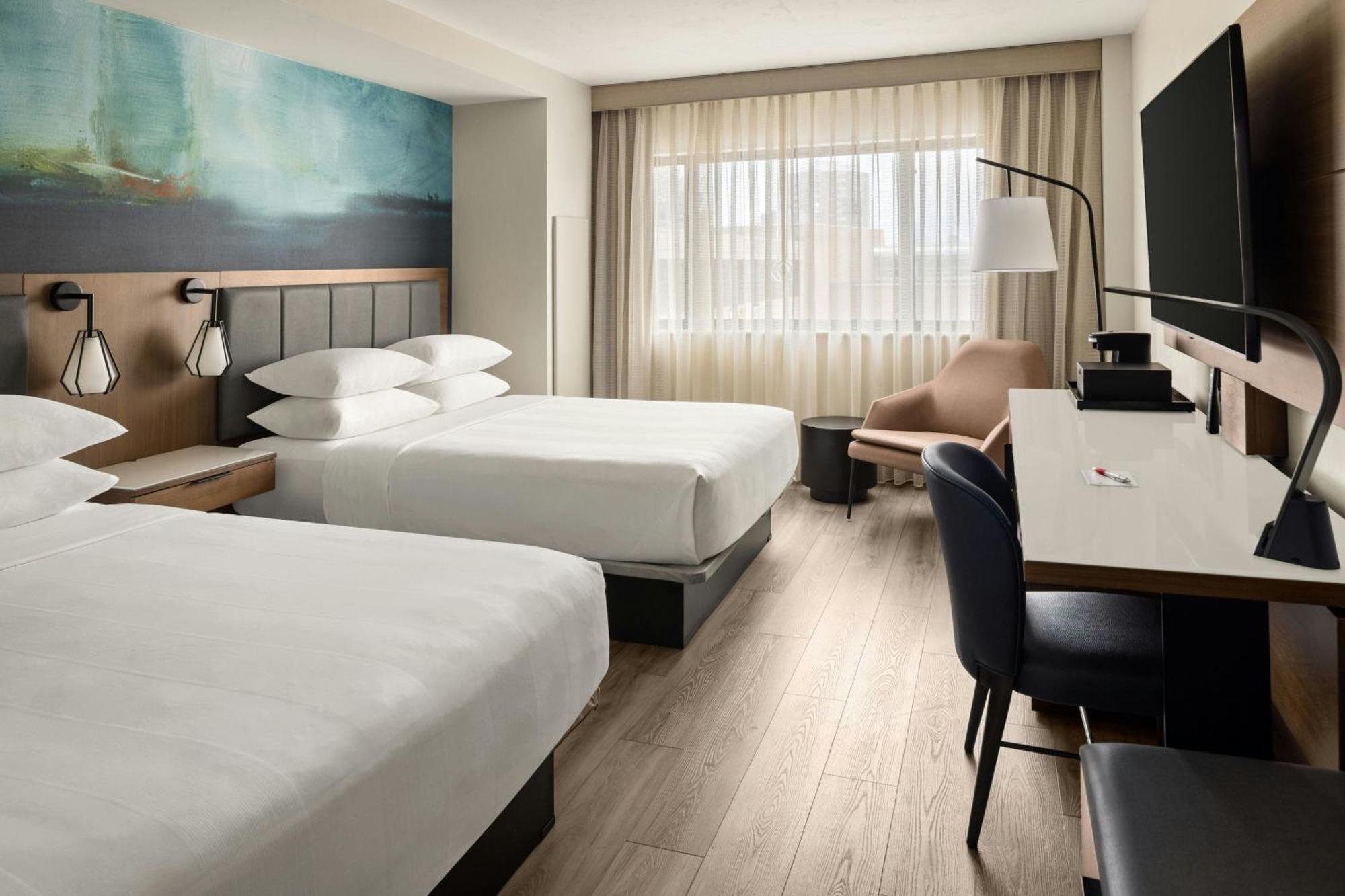 Oshkosh Marriott Waterfront Hotel & Convention Center ภายนอก รูปภาพ